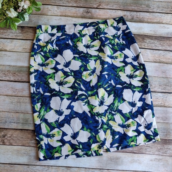 J. Crew Dresses & Skirts - J. Crew Basketweave Floral Pencil Skirt